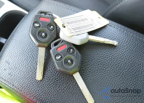 2012 Subaru Legacy 2.5I Limited из США, поврежденный, VIN 4S3BMBK64C3017039